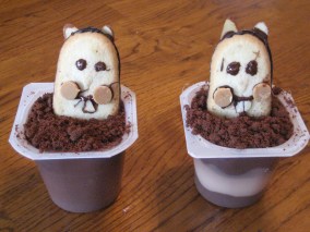 As with almost all of my creative cool mom ideas, this one come straight from a magazine. You can find cuter ones in the most recent issue of Family Fun.